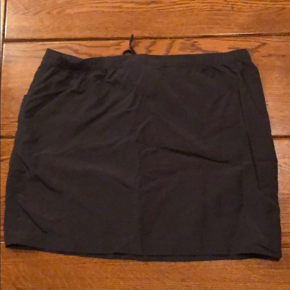 L.L. Bean Women’s Black Cover Up Skirt, Size M - Picture 2 of 4